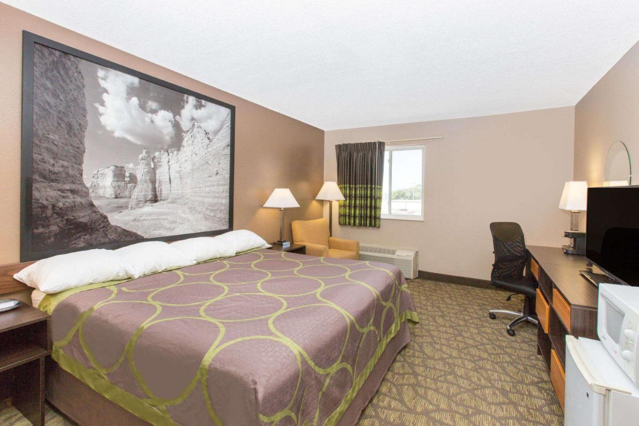 Super 8 By Wyndham Belleville Exterior foto